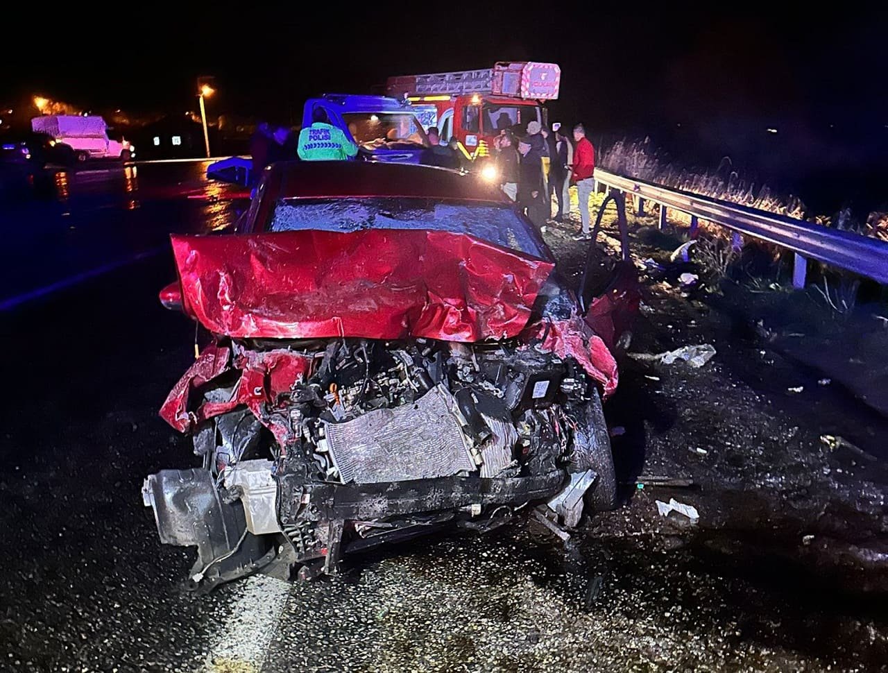 Van Erciş Yolunda Trafik Kazası! 3 Yaralı… (1)