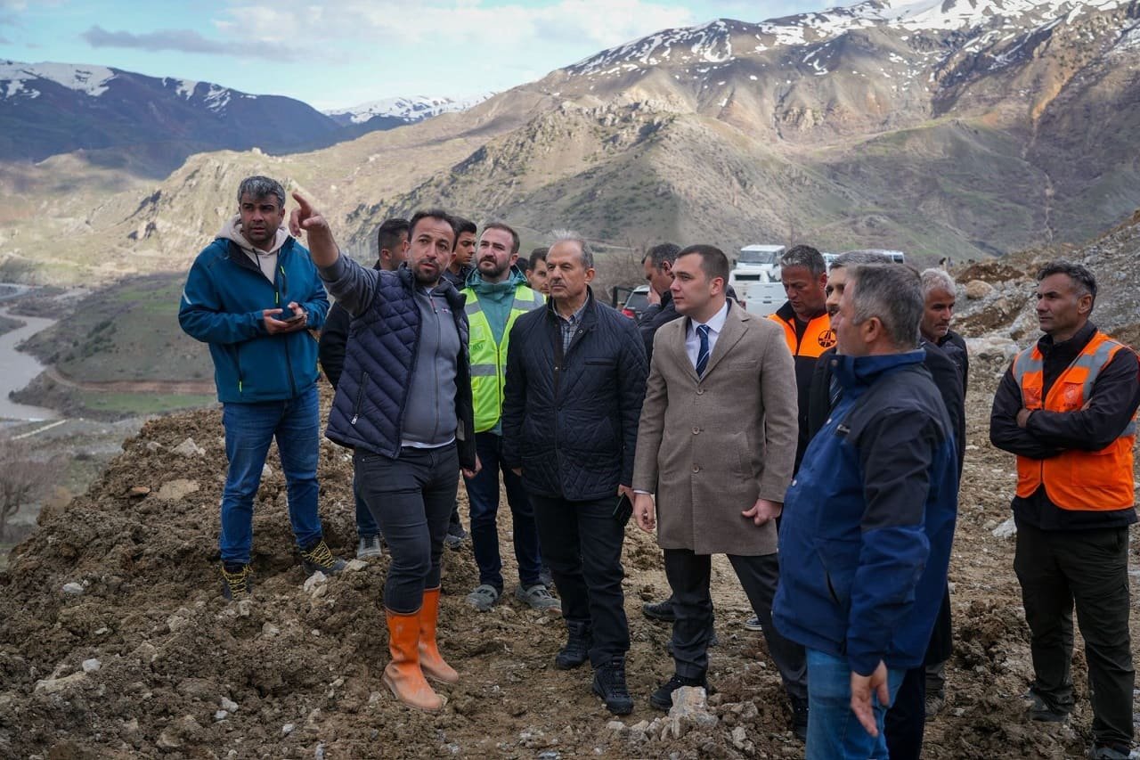 Van Hakkari Arasında Alternatif Yol Yapılıyor! (2)