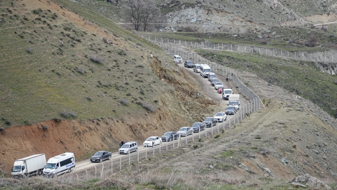 Van Hakkâri Hattında Alternatif Yol Da Çöktü (1)