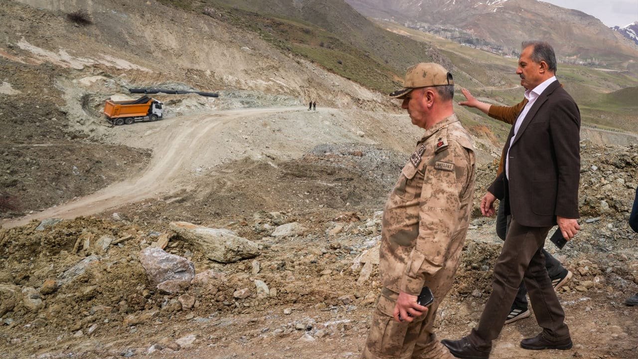 Van Hakkâri Hattında Alternatif Yol Da Çöktü (2)