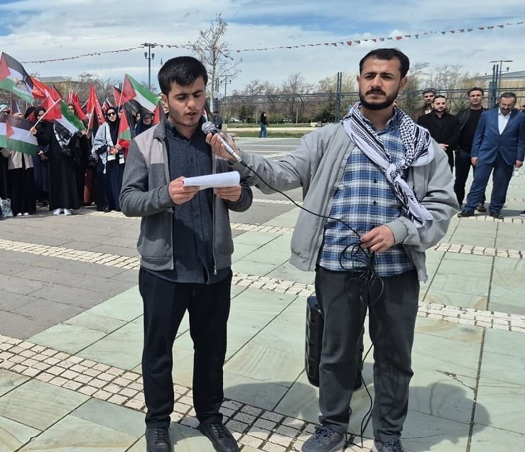 Van Yyü’de Öğrenci Ve Akademisyenler Bir Kez Daha Zulme Karşı Yürüdü! (1)