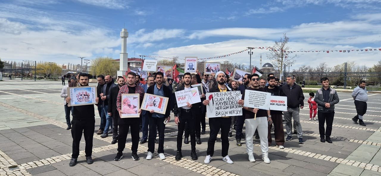 Van Yyü’de Öğrenci Ve Akademisyenler Bir Kez Daha Zulme Karşı Yürüdü! (6)
