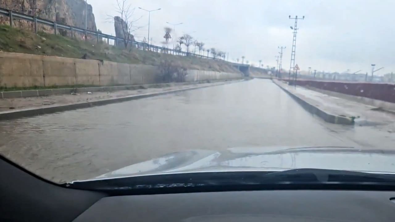 Van’da Alt Yapı Ve Üst Yapı Çöktü (4)