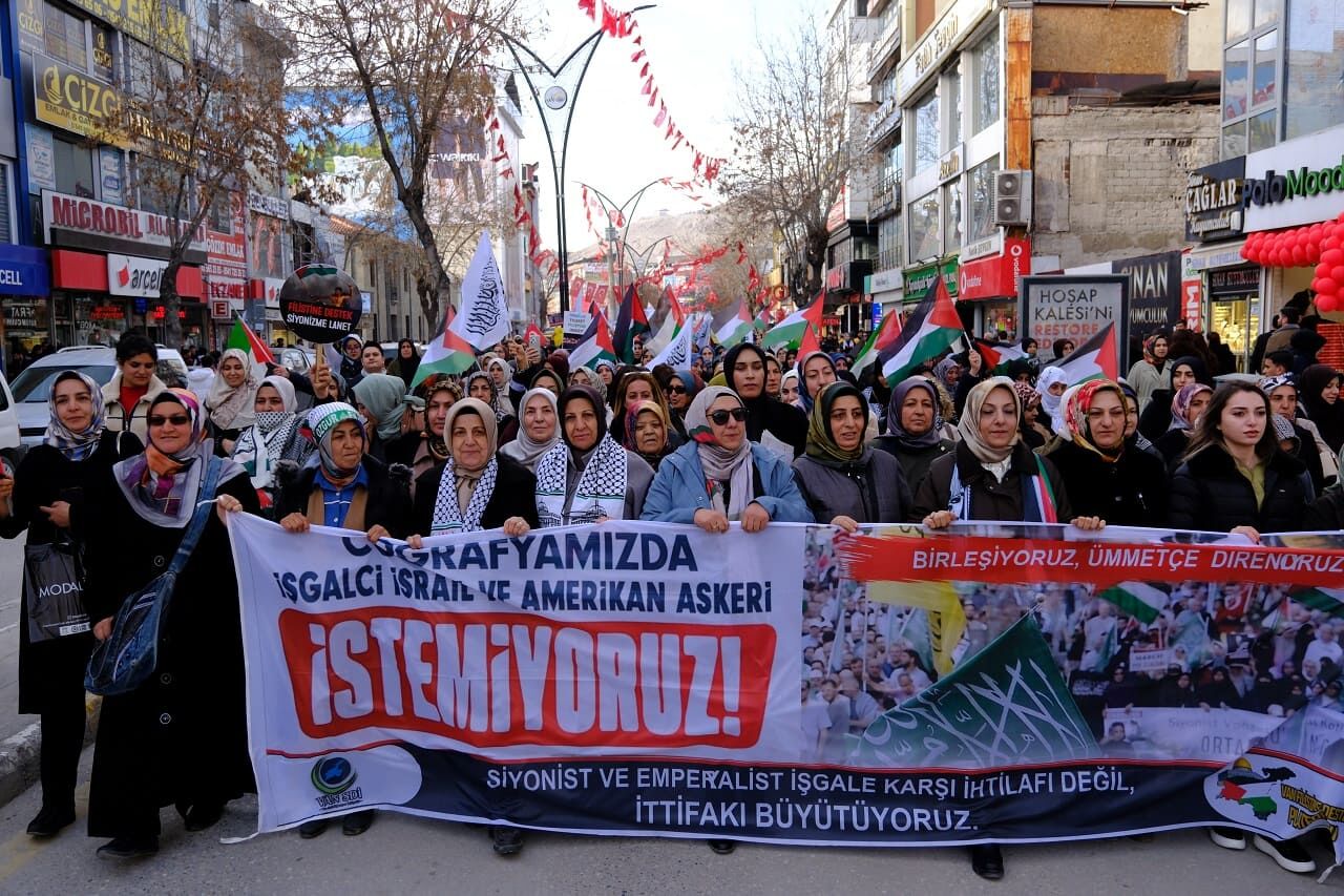 Van’da Binlerce Kişi Abd Ve İsrail’in Işgal Politikalarına Karşı Yürüdü! (11)