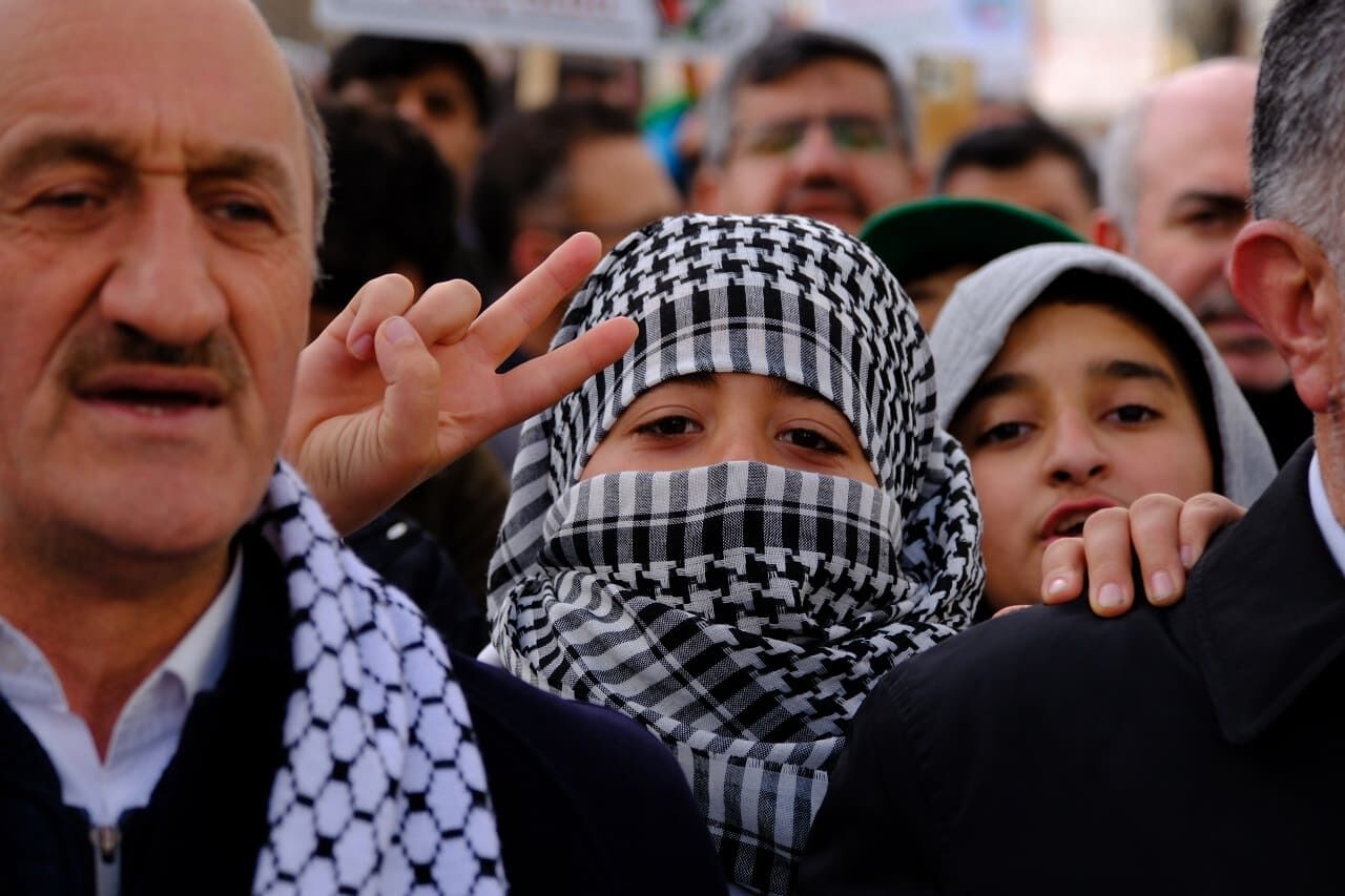 Van’da Binlerce Kişi Abd Ve İsrail’in Işgal Politikalarına Karşı Yürüdü! (7)-1