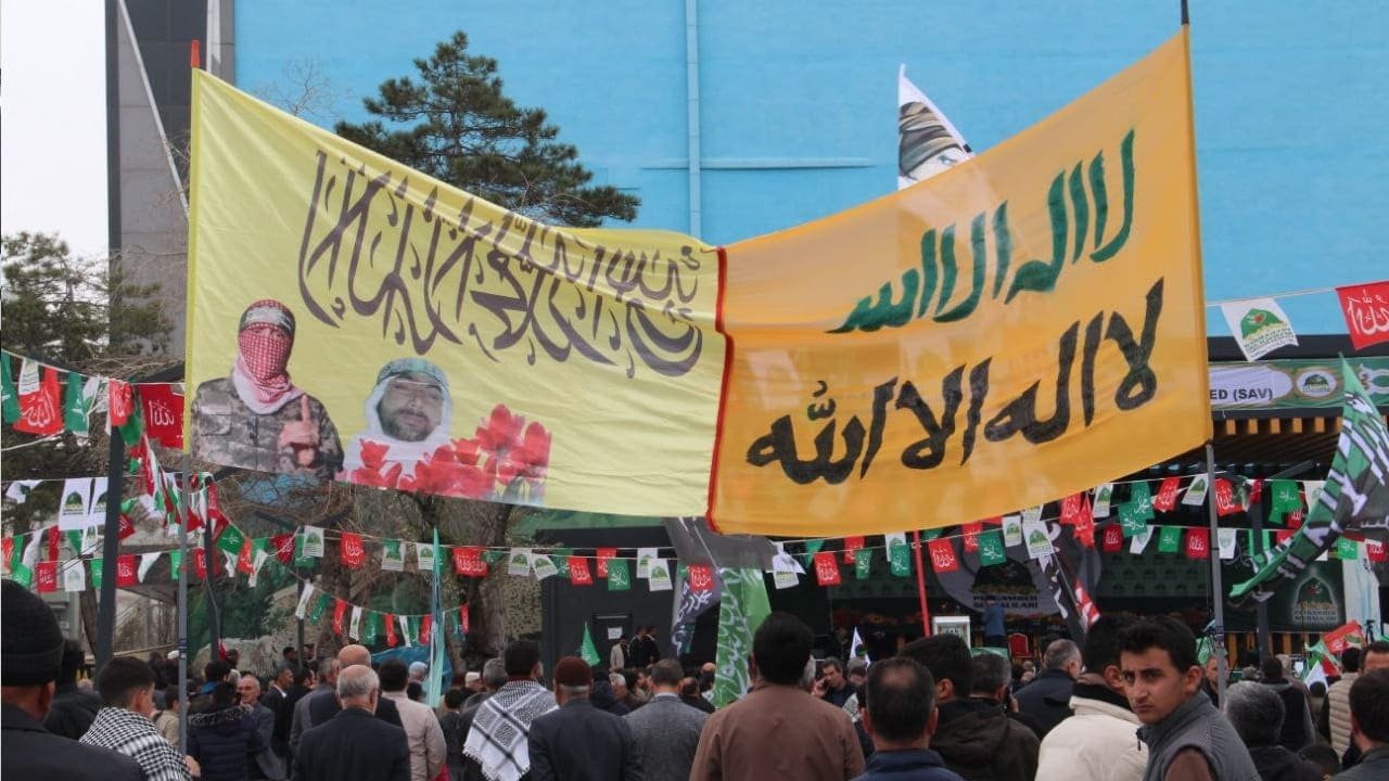 Van'da Binlerce Kişi Muhammed I Sevda Için Meydanlara Indi (10)