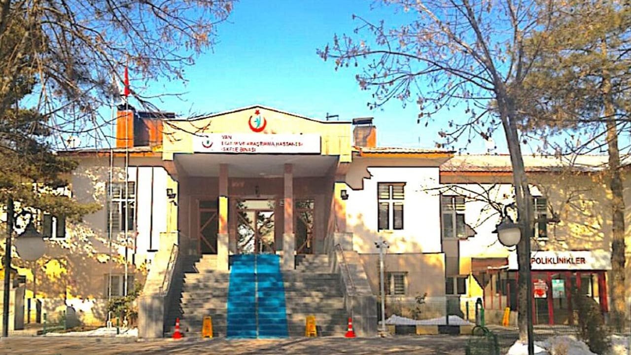Van’da Devlet Hastanesi Ek Hizmet Binası Kapanıyor! (3)