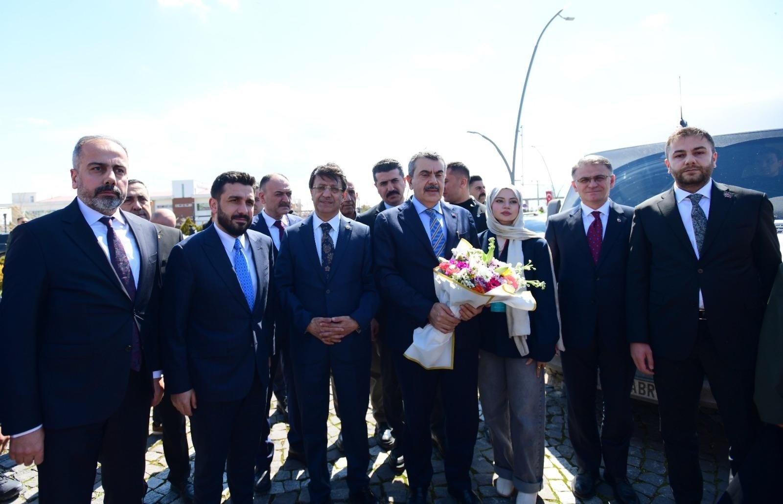 Van’da Eğitim Zirvesi Bakan Tekin Türkiye Yüzyılı Maarif Modelini Anlattı 1