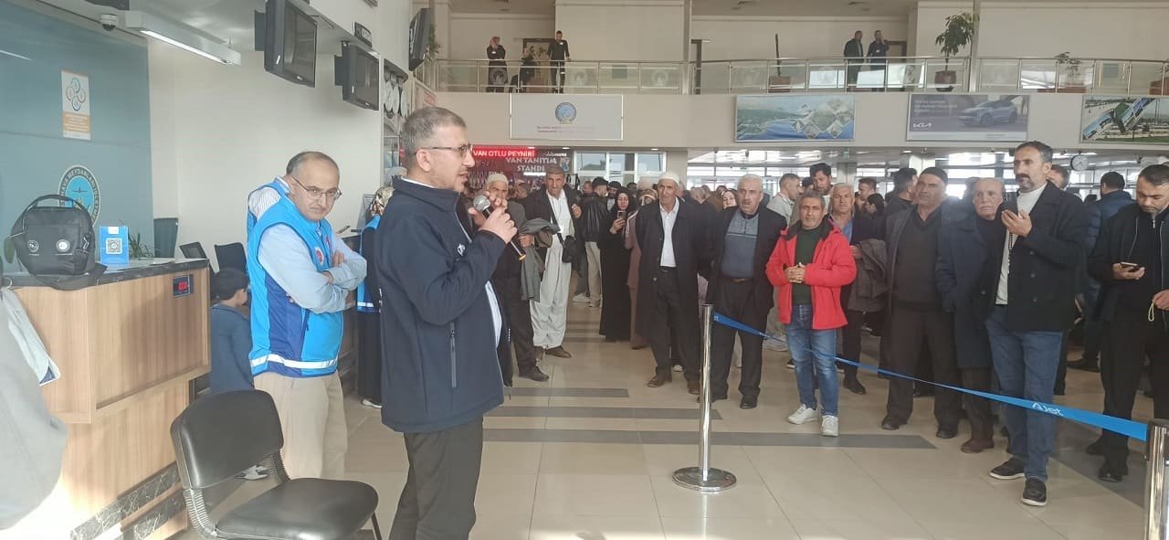 Van’da Hac Kafilesi Kutsal Topraklara Uğurlandı (2)