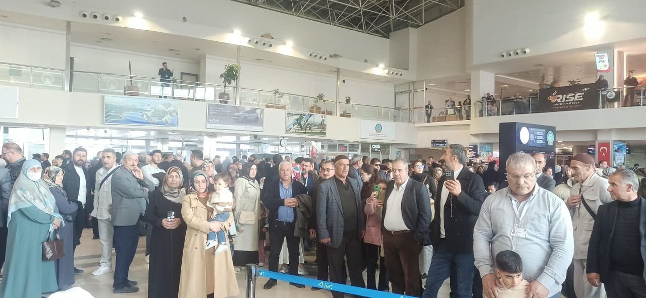 Van’da Hac Kafilesi Kutsal Topraklara Uğurlandı (4)