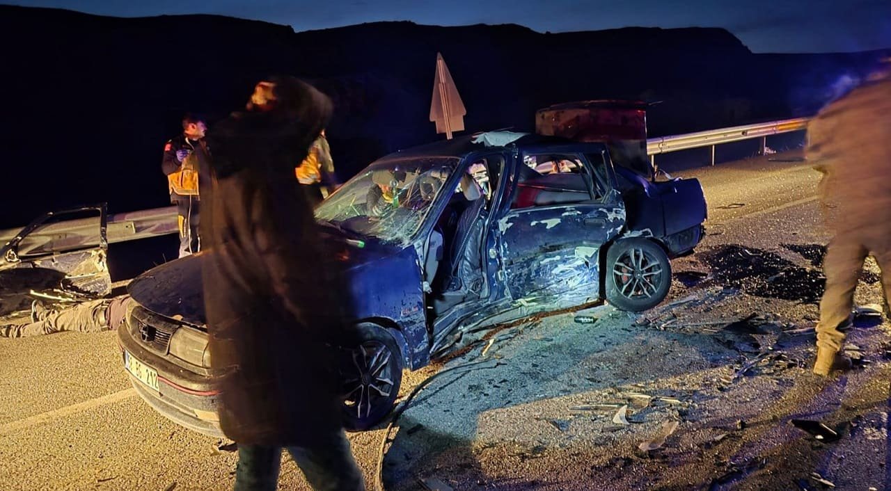 Van'da Iki Araç Çarpıştı 7 Yaralı (4)