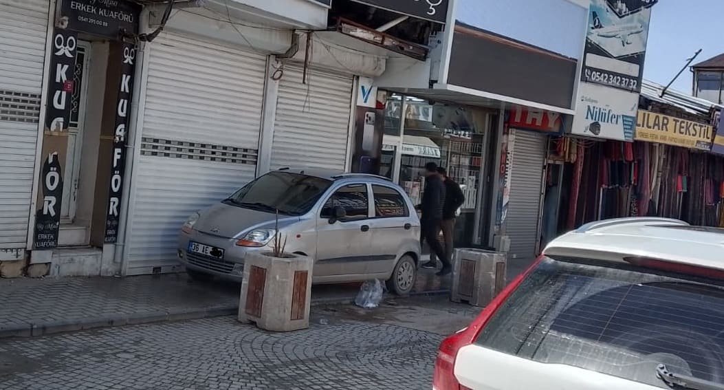 Van’da Kaldırım Işgali Boyut Kazandı! Görüntüler Pes Dedirtti… (3)