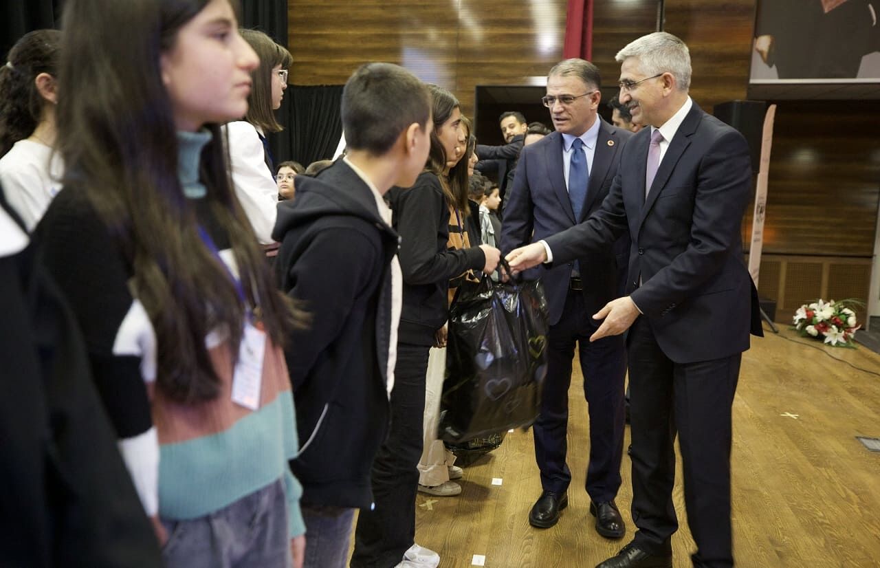 Van’da Kitap Okuma Yarışması Sonuçlandı! (2)