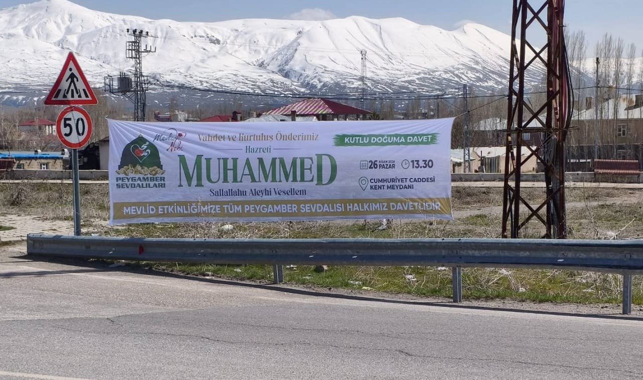 Van’da Mevlid I Nebi Hazırlıkları Şehir Afiş Ve Brandalarla Donatıldı (7)