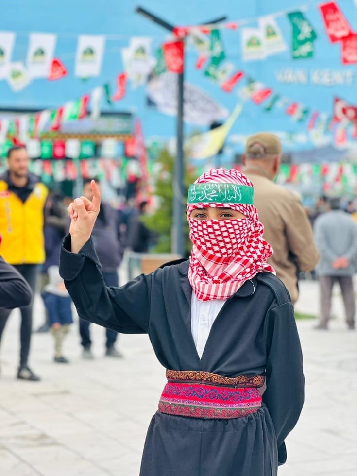 Van’da Meydanı Dolduran Çocukların Peygamber Sevgisi… (3)