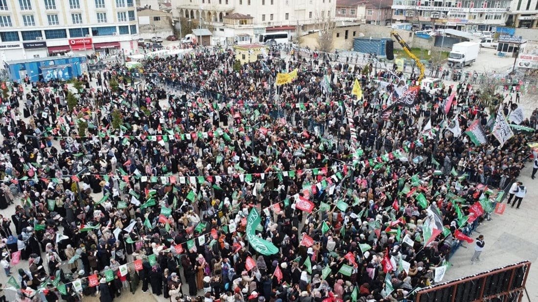 Van'da Muhammed-i bahar yaşandı: Meydan doldu taştı