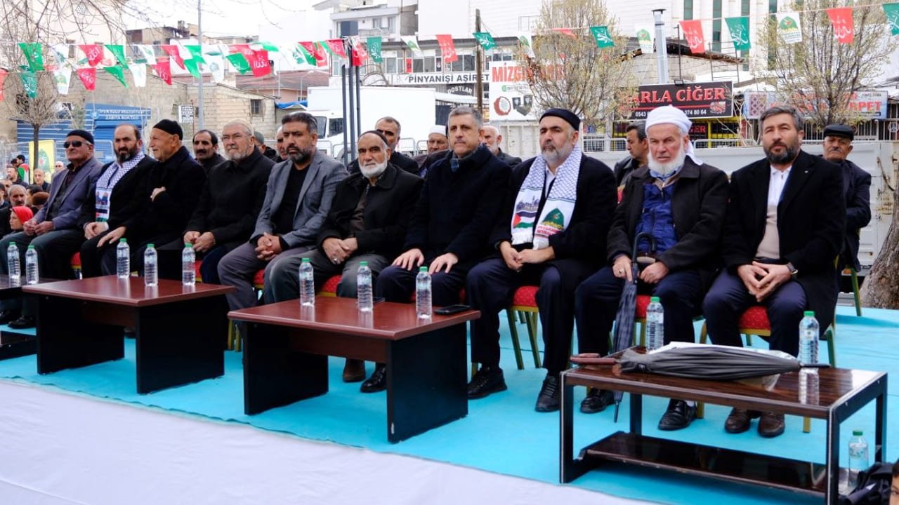 Van'da Muhammed-i bahar yaşandı: Meydan doldu taştı