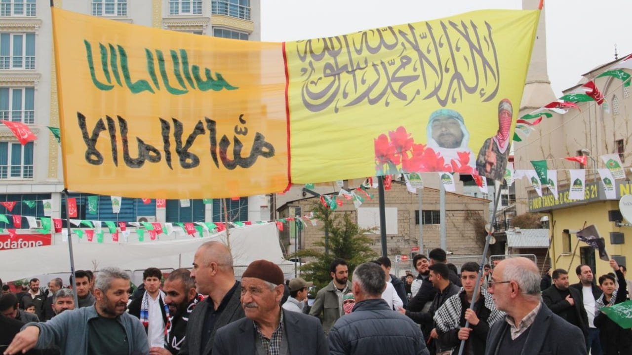 Van'da Muhammed-i bahar yaşandı: Meydan doldu taştı