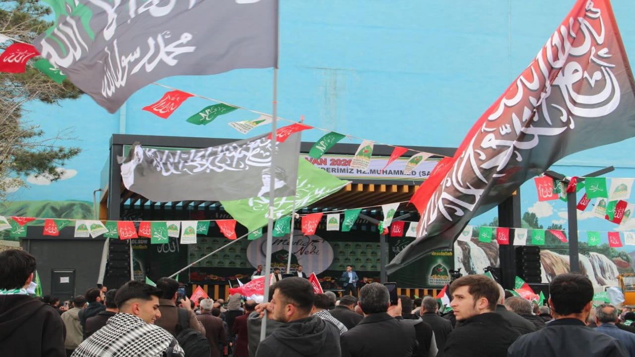 Van'da Muhammed-i bahar yaşandı: Meydan doldu taştı