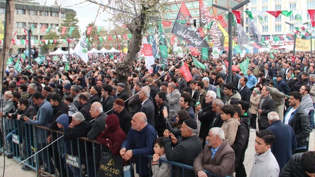 Van'da Muhammed-i bahar yaşandı: Meydan doldu taştı