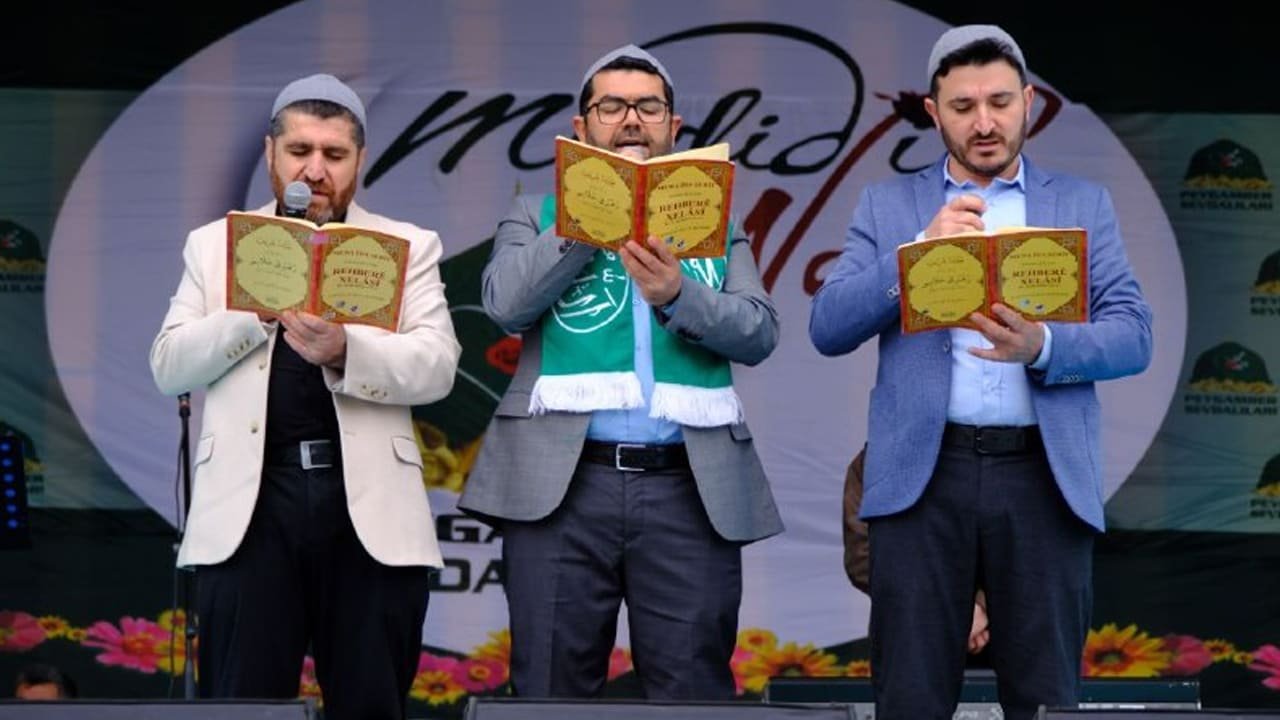 Van'da Muhammed-i bahar yaşandı: Meydan doldu taştı