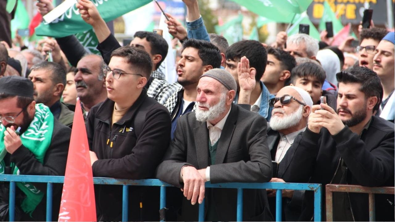 Van'da Muhammed-i bahar yaşandı: Meydan doldu taştı