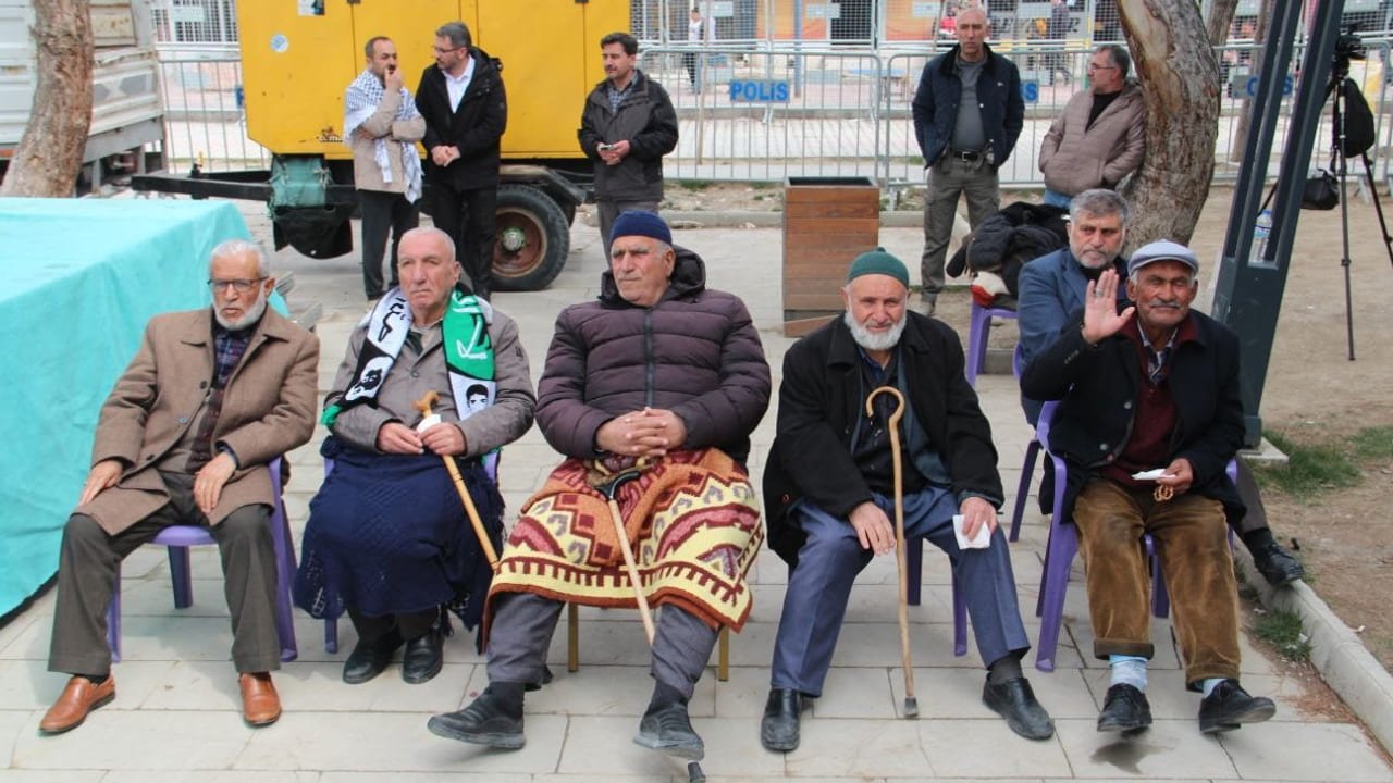 Van'da Muhammed-i bahar yaşandı: Meydan doldu taştı