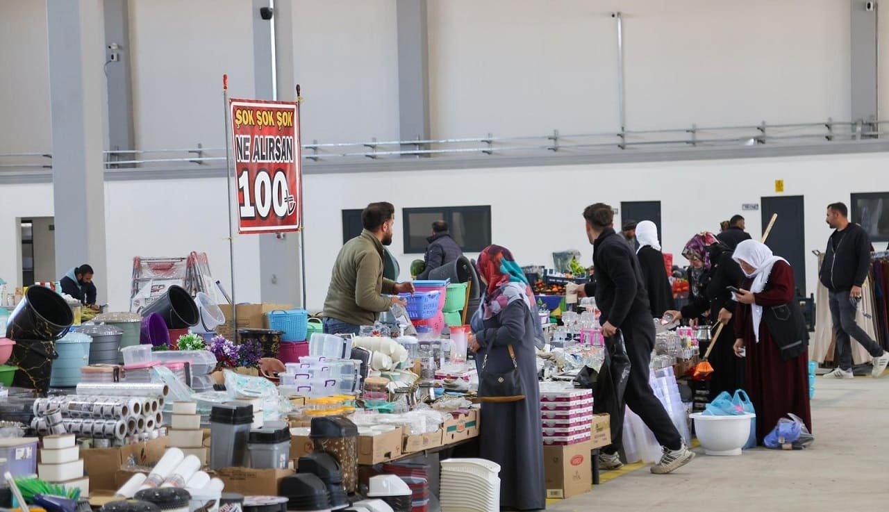Van’da Sorun Çözüldü! Kapalı Semt Pazarları Açıldı (5)
