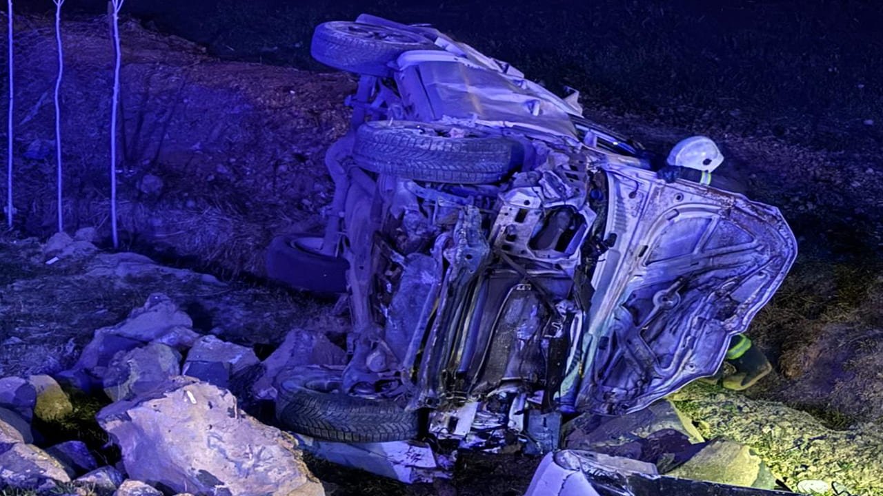 Van’da Trafik Kazası 2 Kişi Yaralandı (2)