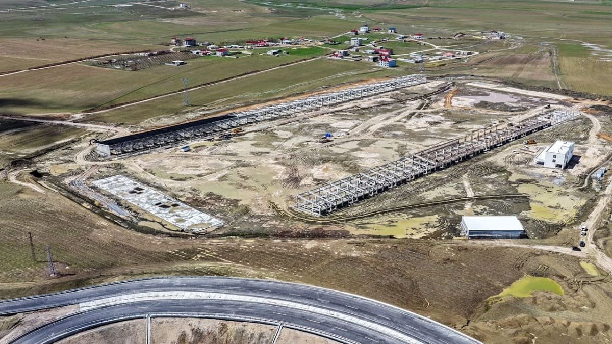 Van’da Yeni Sebze Halinin %50’Si Tamamlandı (6)