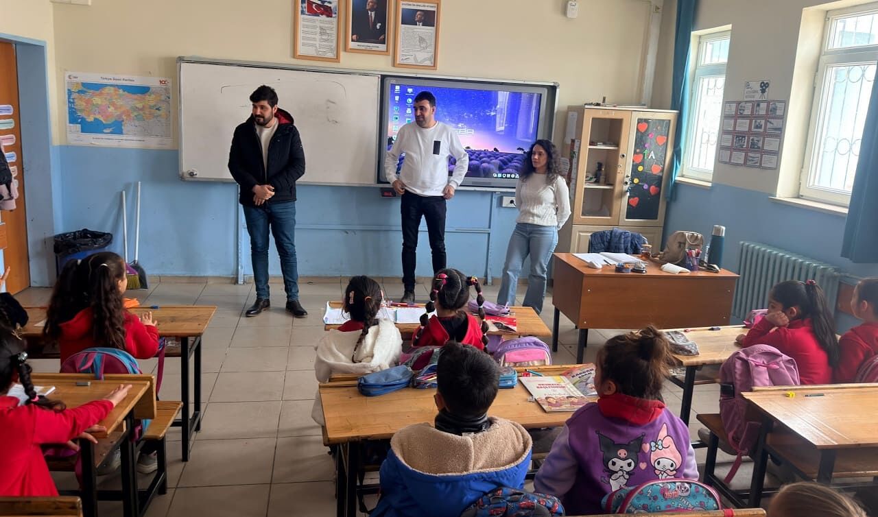 Van’ın Bu Mahallesinde Kuduz Alarmı! (1)