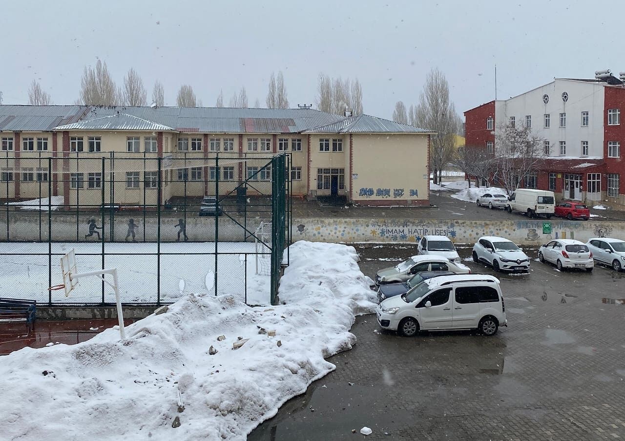 Van’ın Ilçelerinde Kar Yağışı Etkili Oluyor! (3)