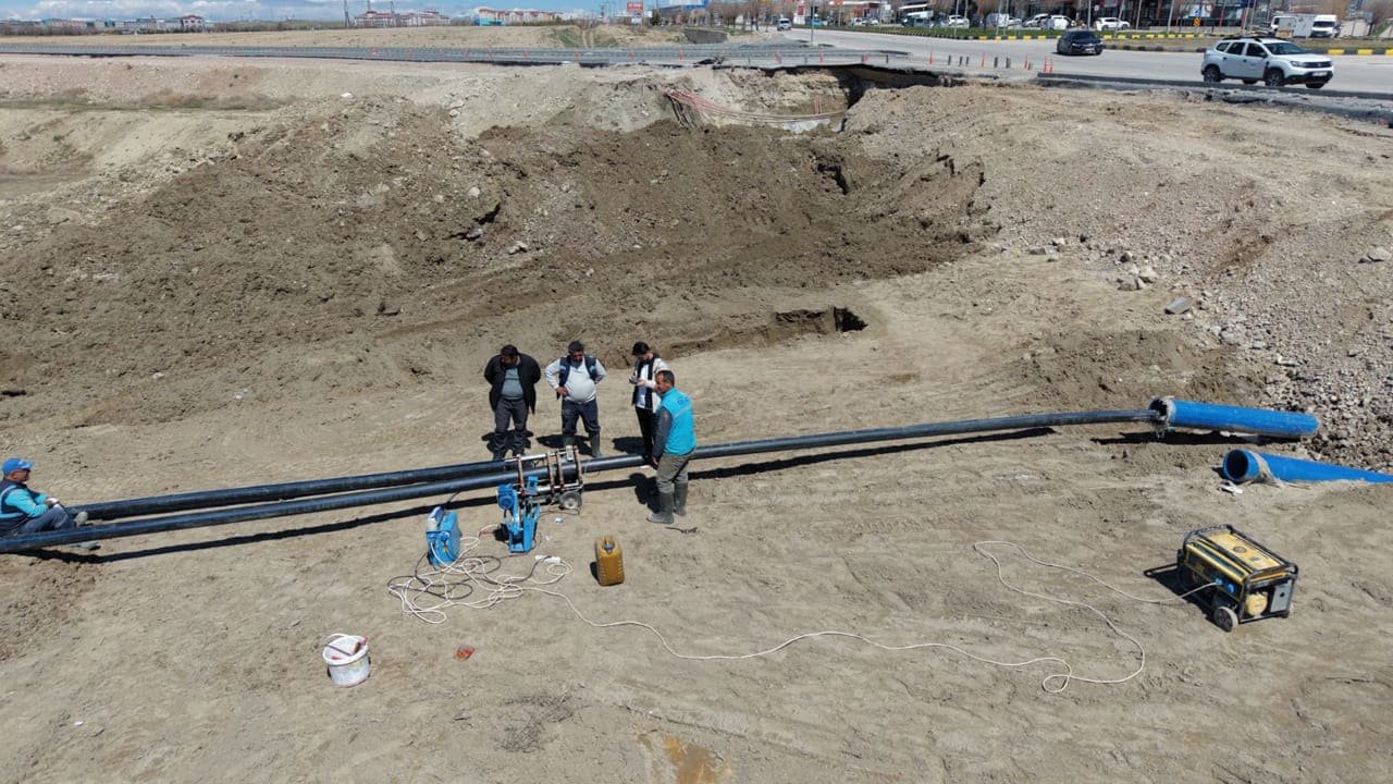 Vaski̇, Terfi Merkezindeki Su Birikintisine Müdahale Etti (3)