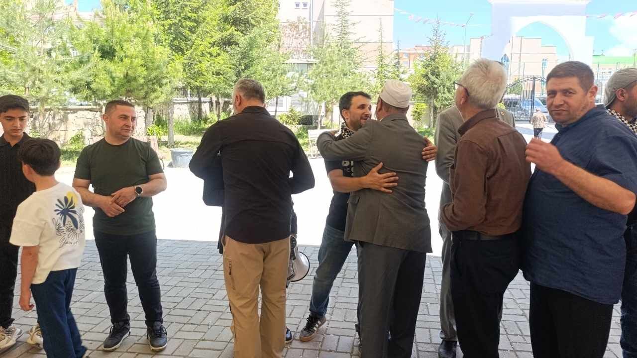 Van’da toplu bayramlaşma ve Gazze dayanışması programı düzenlendi3