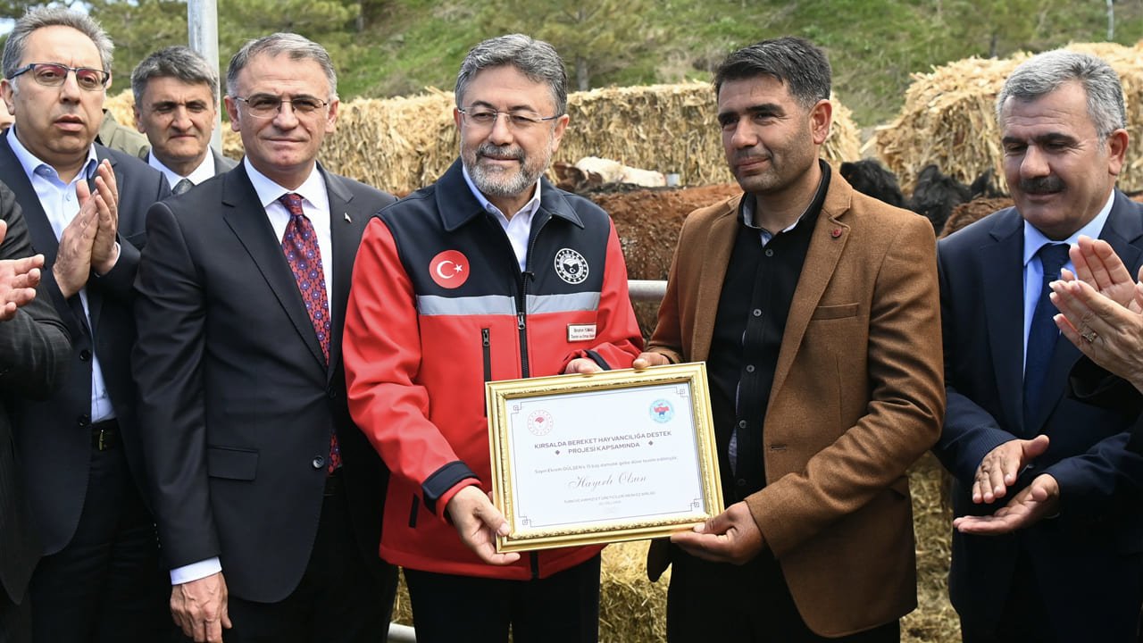 Bakan Yumaklı Van’da Düve Üretim Merkezini Açtı (3)