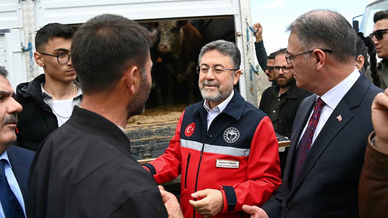 Bakan Yumaklı Van’da Düve Üretim Merkezini Açtı (4)