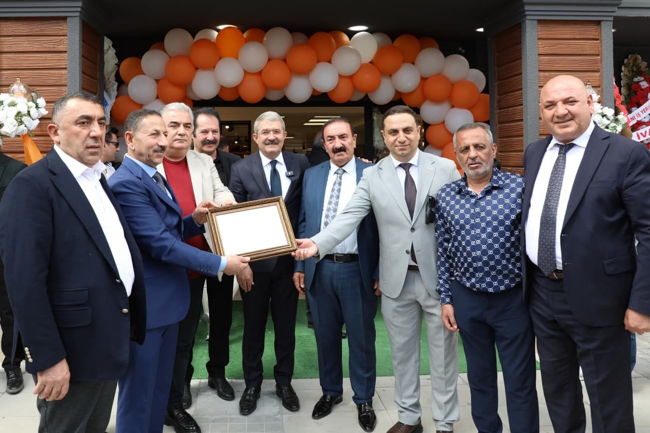 Dünyaca Ünlü Mobilya Markası Ashley, Van’da Hizmete Açıldı (4)
