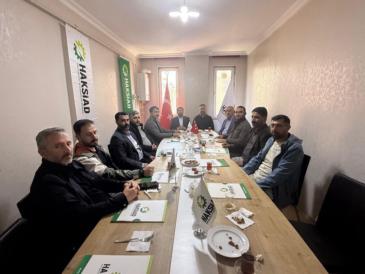 Eri̇ad Hollanda Şube Başkanı Buzoba’dan Haksi̇ad Van Şubesi’ne Ziyaret (2)