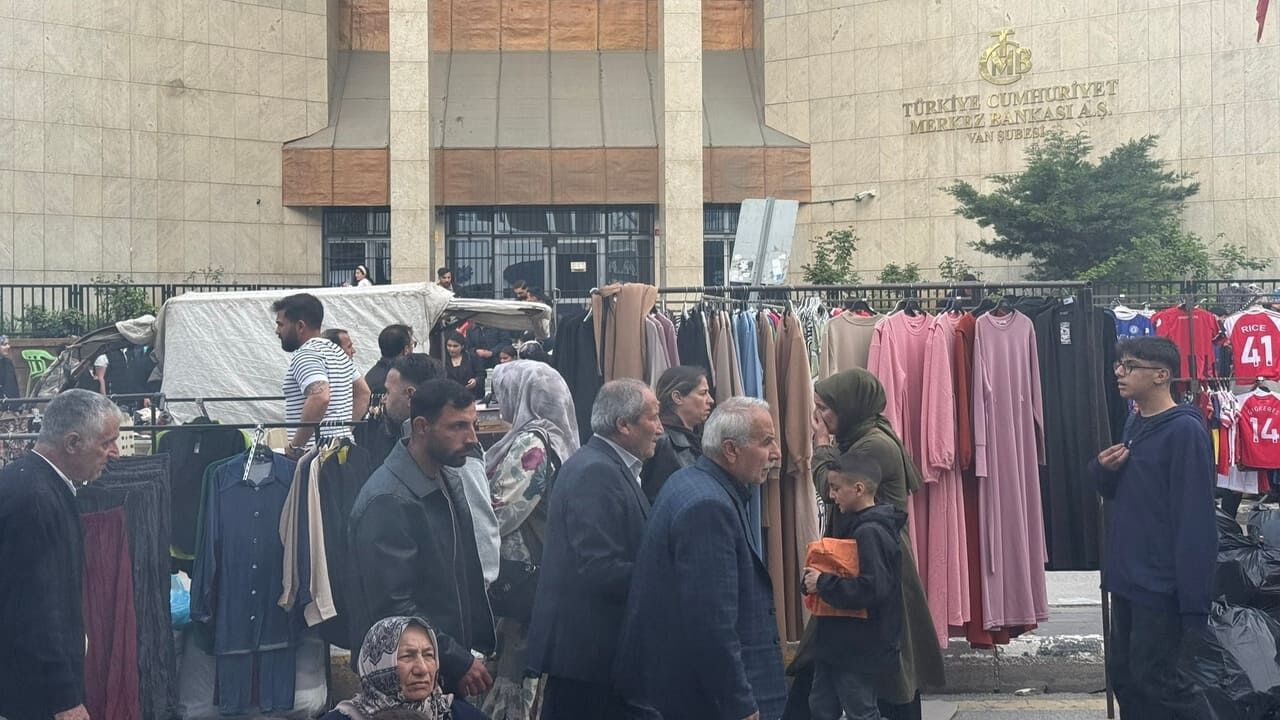 Van’da kent estetiği tartışması: İşlek caddeler panayır alanına döndü1