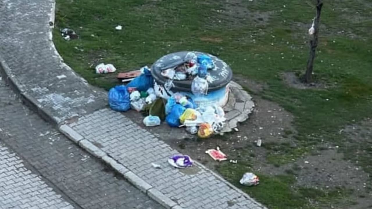 İpekyolu Kevenli Toki̇ Ve Yyü Yerleşkesinde Çöp Tepkisi (1)