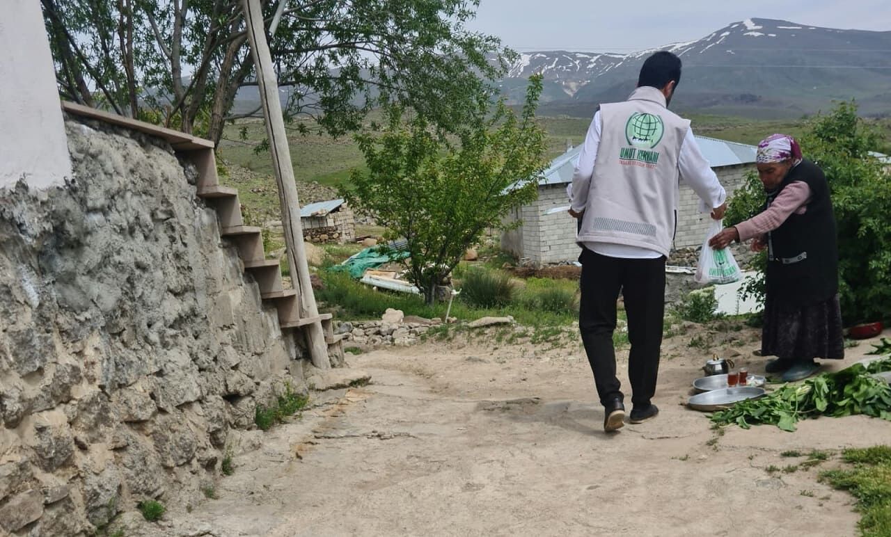 Muradiye’de Ihtiyaç Sahiplerine Kurban Eti Dağıtıldı (1)