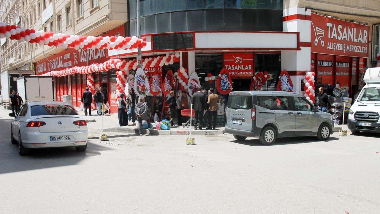 Tasanlar Avm Beşyol Mağazası Törenle Hizmete Açıldı (5)-1