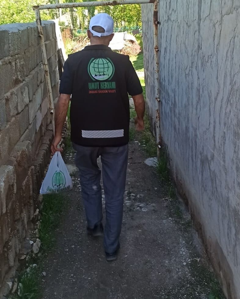 Umut Kervanı Erciş’te Ihtiyaç Sahiplerine Kurban Eti Ulaştırdı (1)