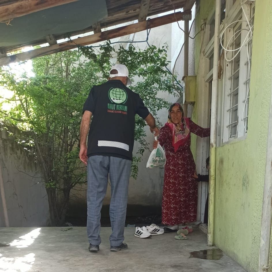 Umut Kervanı Erciş’te Ihtiyaç Sahiplerine Kurban Eti Ulaştırdı (3)
