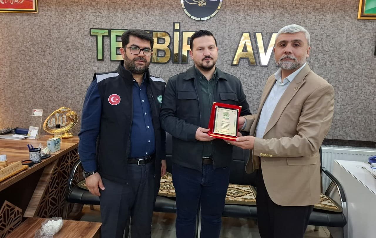 Umut Kervanı’ndan Erciş Ve Çaldıran’da Esnaf Ziyareti (4)