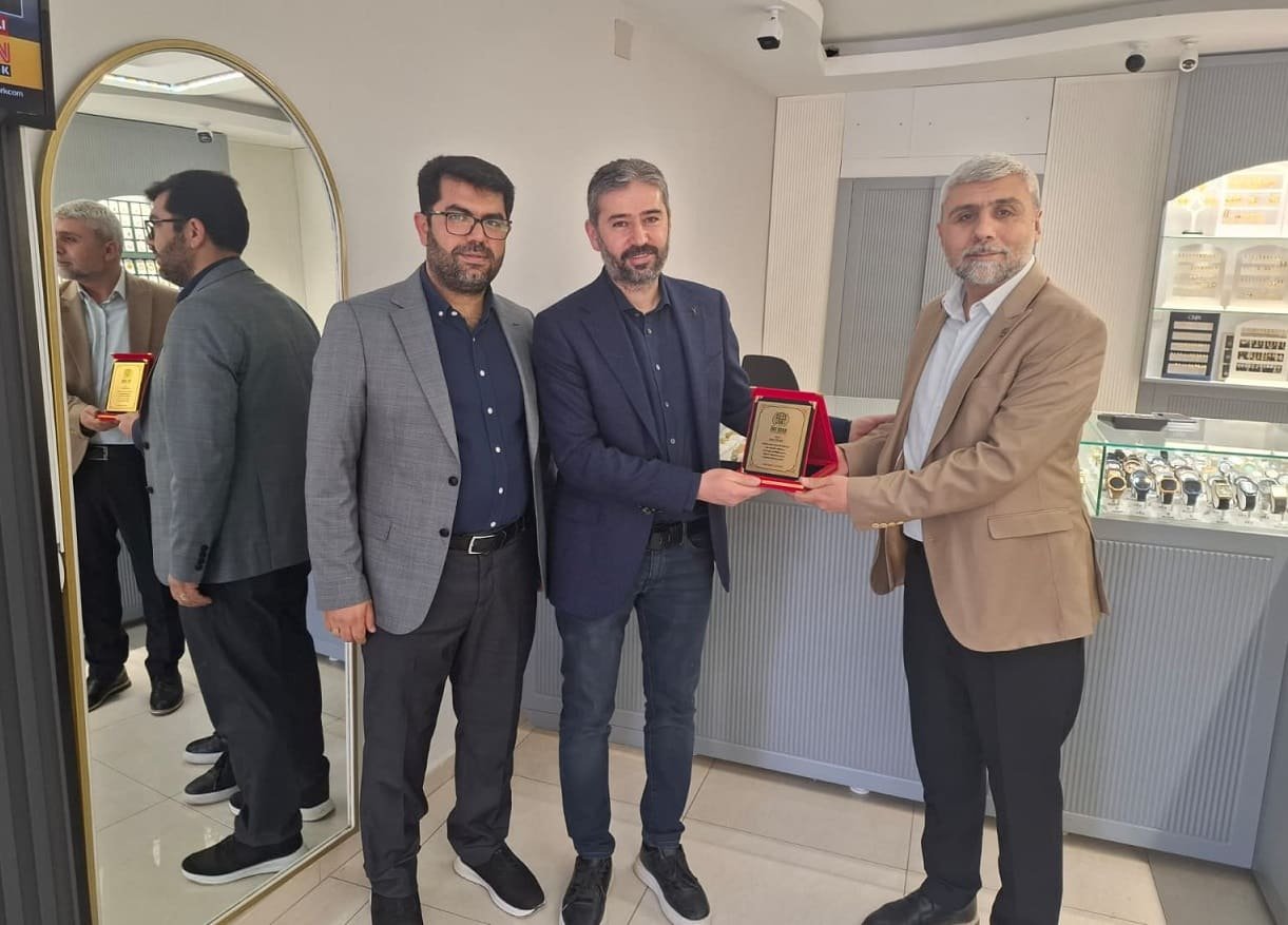 Umut Kervanı’ndan Erciş Ve Çaldıran’da Esnaf Ziyareti (5)