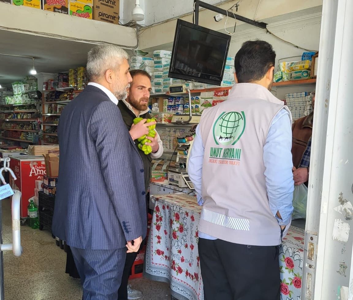 Umut Kervanı’ndan Muradiye’de Esnaf Ziyareti (7)