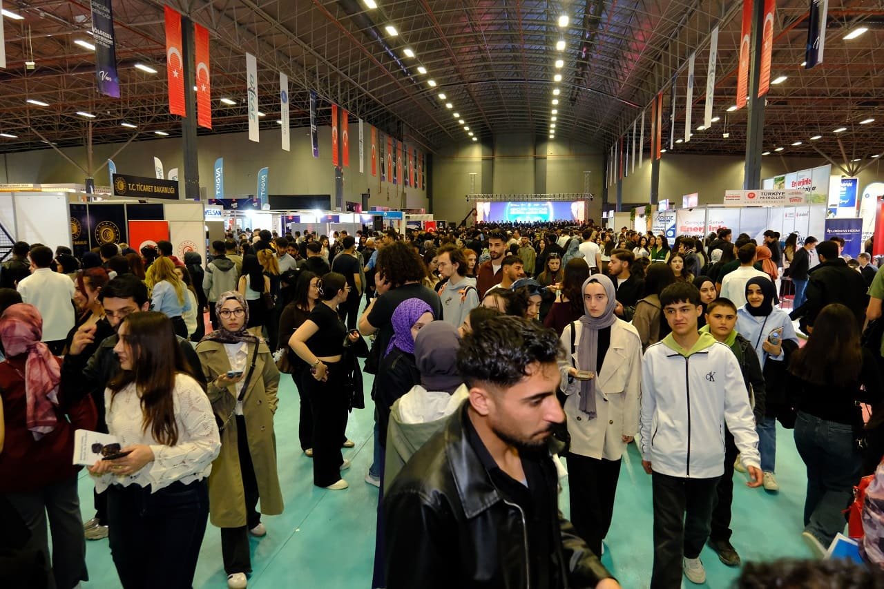 Van Dakaf’26 Yoğun Katılımla Başladı (12)