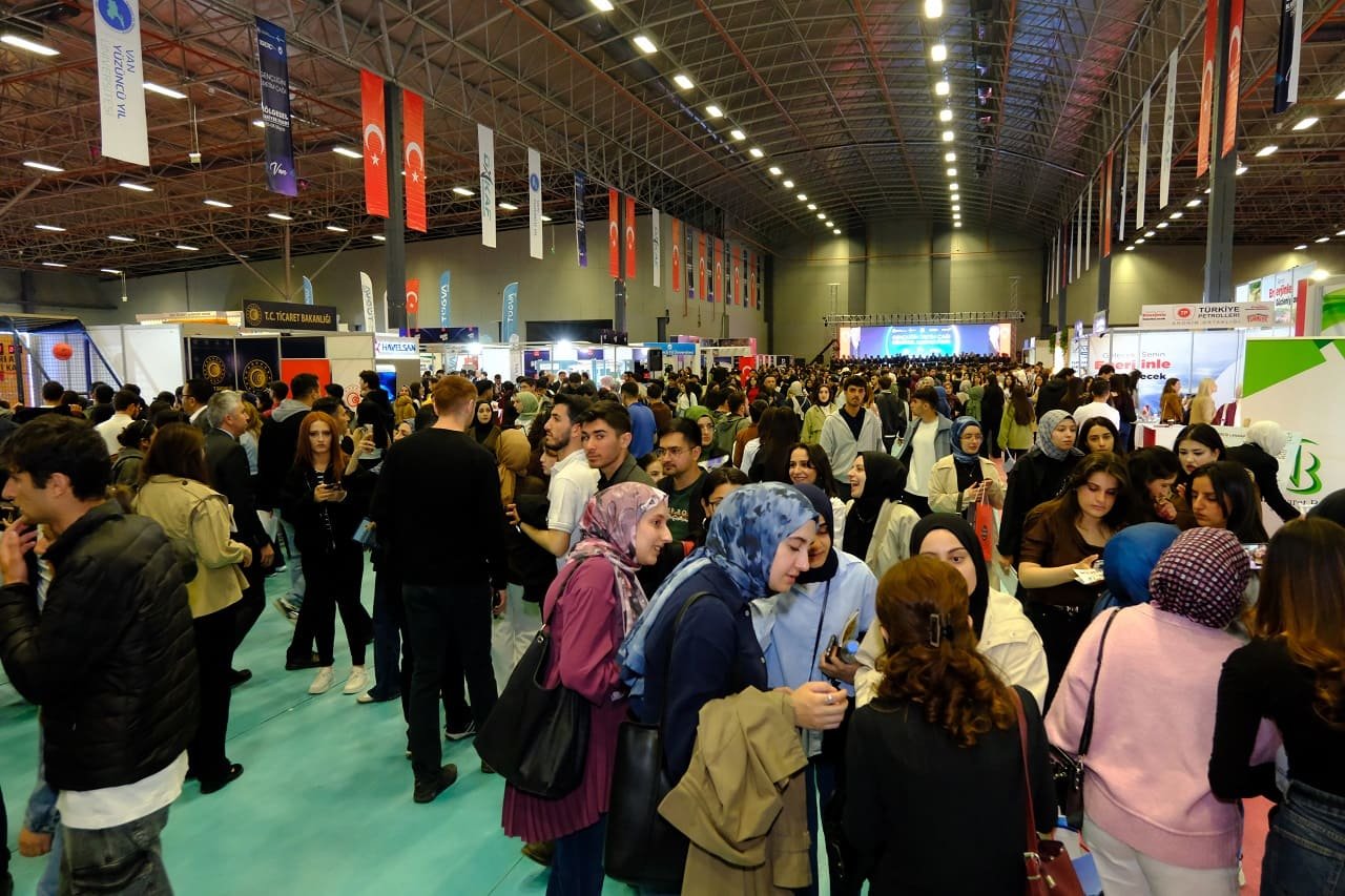Van Dakaf’26 Yoğun Katılımla Başladı (13)