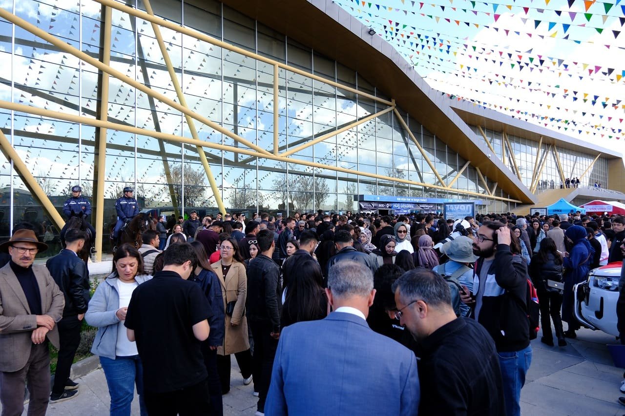 Van Dakaf’26 Yoğun Katılımla Başladı (17)